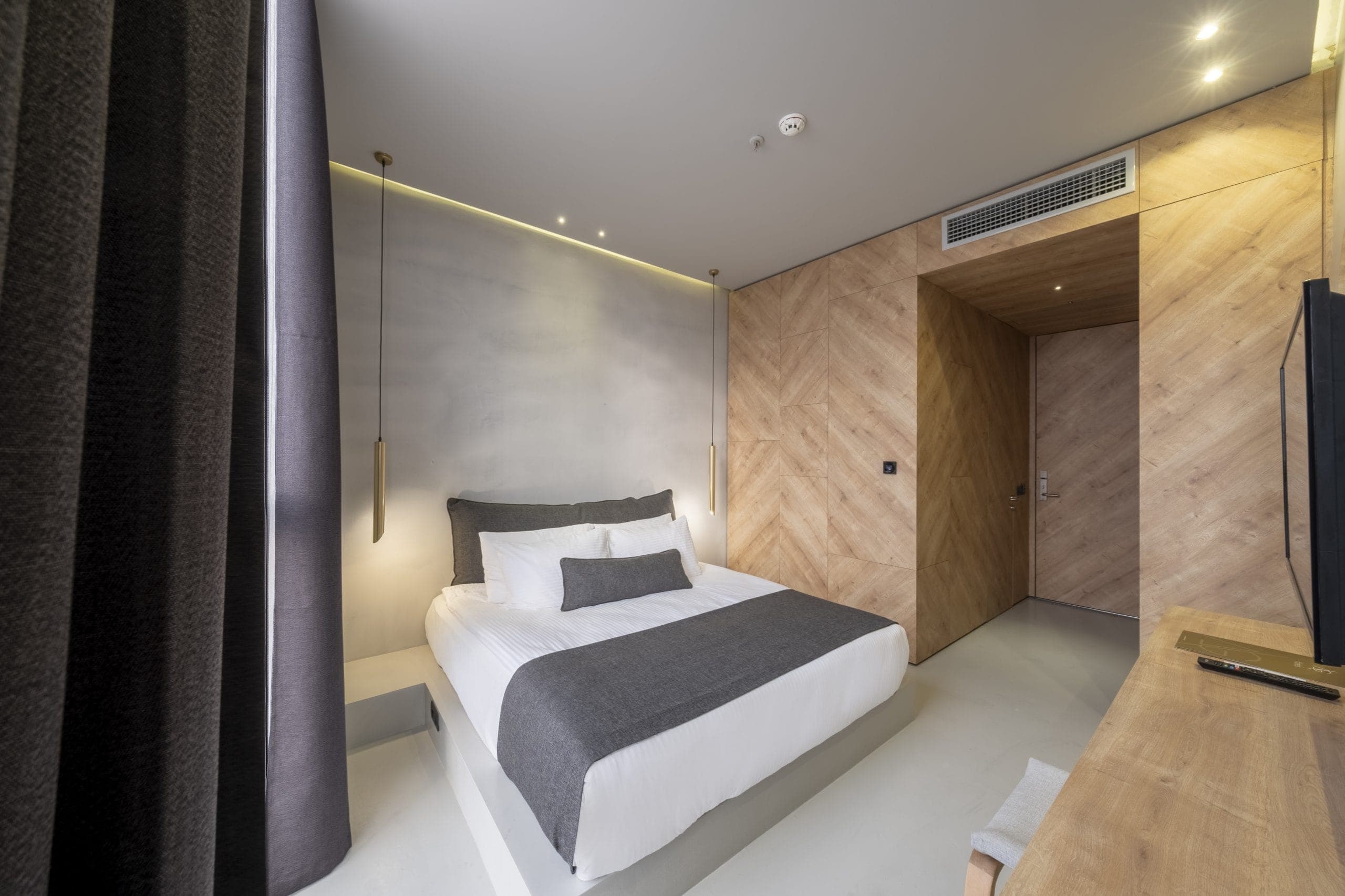 Смарт-телевизор в номере AG Hotels